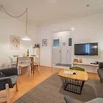 Central&cozy Balcony!3bdr 2bth Budapest