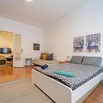 Apartament Central&cozy Balcony!3bdr 2bth