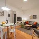 Central&cozy Balcony!3bdr 2bth * Budapest