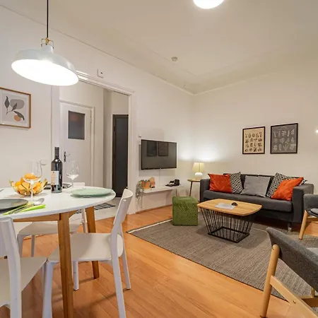 Central&cozy Balcony!3bdr 2bth * Budapest