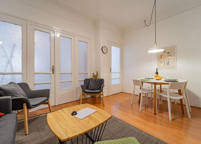 Apartmán Central&cozy Balcony!3bdr 2bth *
