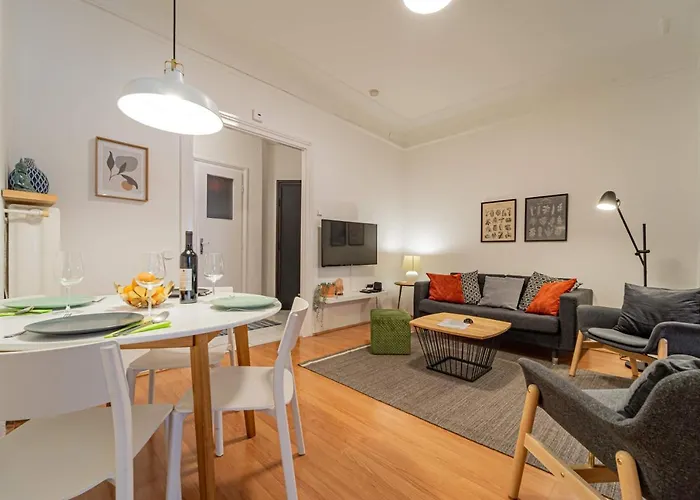 Central&cozy Balcony!3bdr 2bth * Budapest