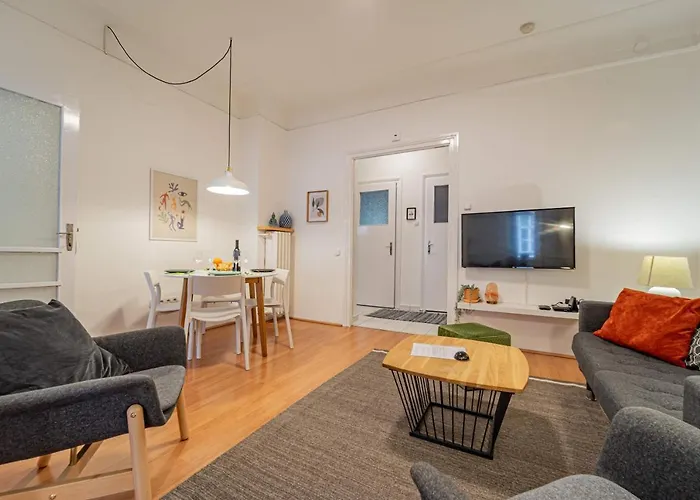 Central&cozy Balcony!3bdr 2bth Budapest