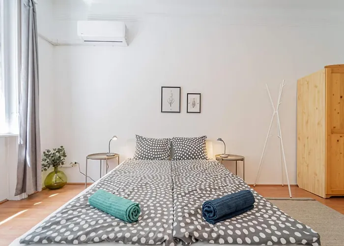 Central&cozy Balcony!3bdr 2bth Apartament Budapesta