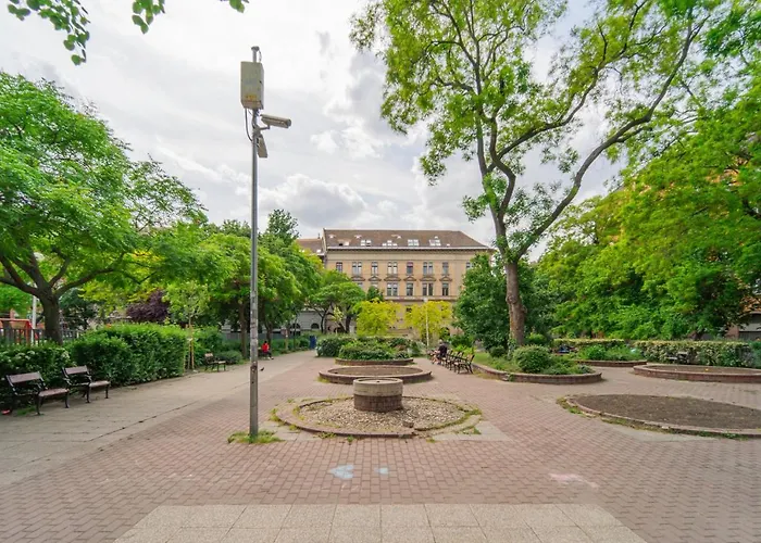 Central&cozy Balcony!3bdr 2bth