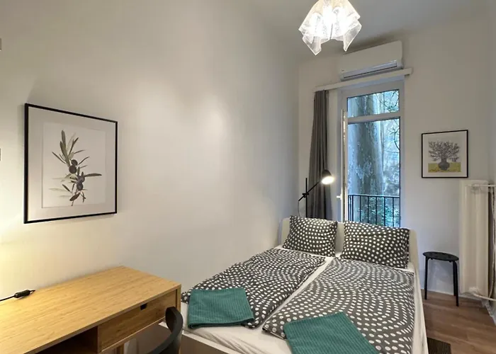 Central&cozy Balcony!3bdr 2bth Apartament *