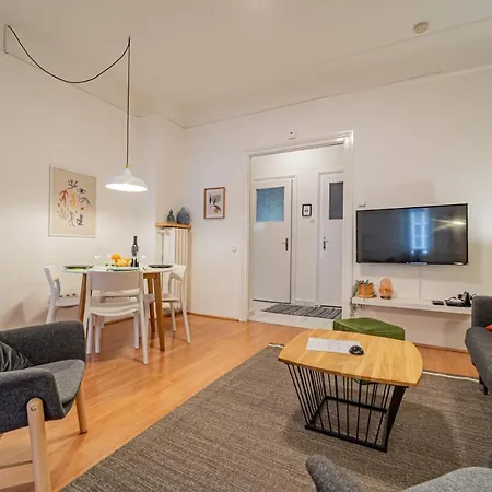Central&cozy Balcony!3bdr 2bth Будапешт